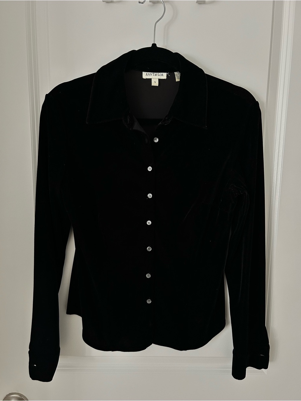 Vintage 90s Ann Taylor Black Velvet Shirt
1990s